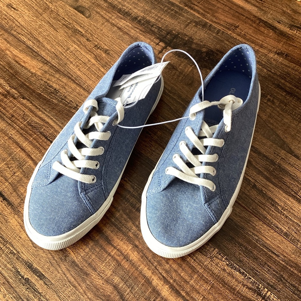 Old Navy Chambray Blue Canvas Lace Up Vulcanized Sole Sneakers Size 7 NWT‎